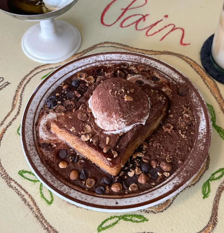 REVIEW PAIN PERDU – KHI FRENCH TOAST NƯỚNG LÒ CỦI TRỞ THÀNH "CƠN SỐT" TẠI YEONNAM-DONG 🥖🔥