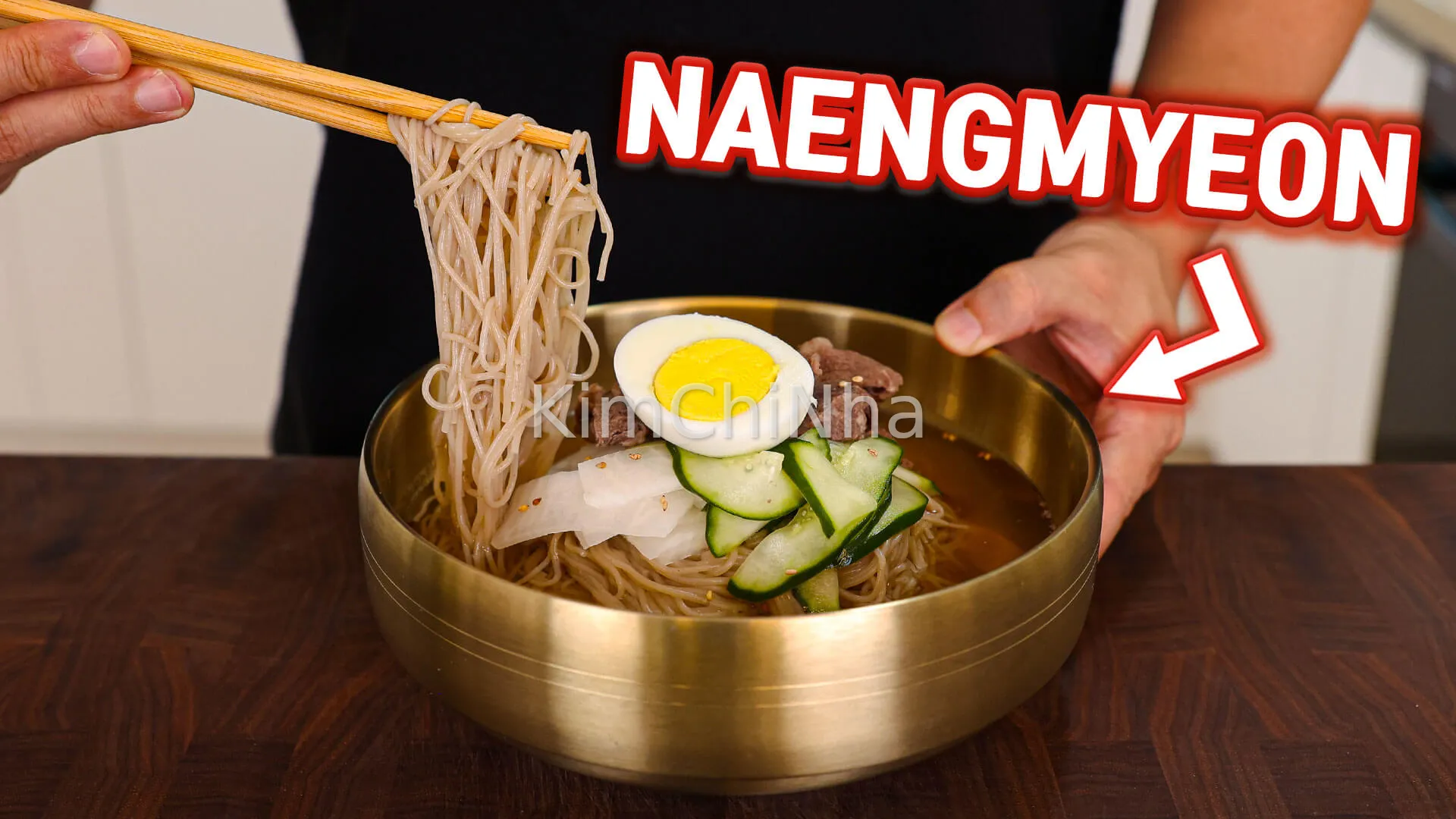 Naengmyeon: "Bát mì ký ức" làm dịu đi cái nóng mùa hè Hàn Quốc