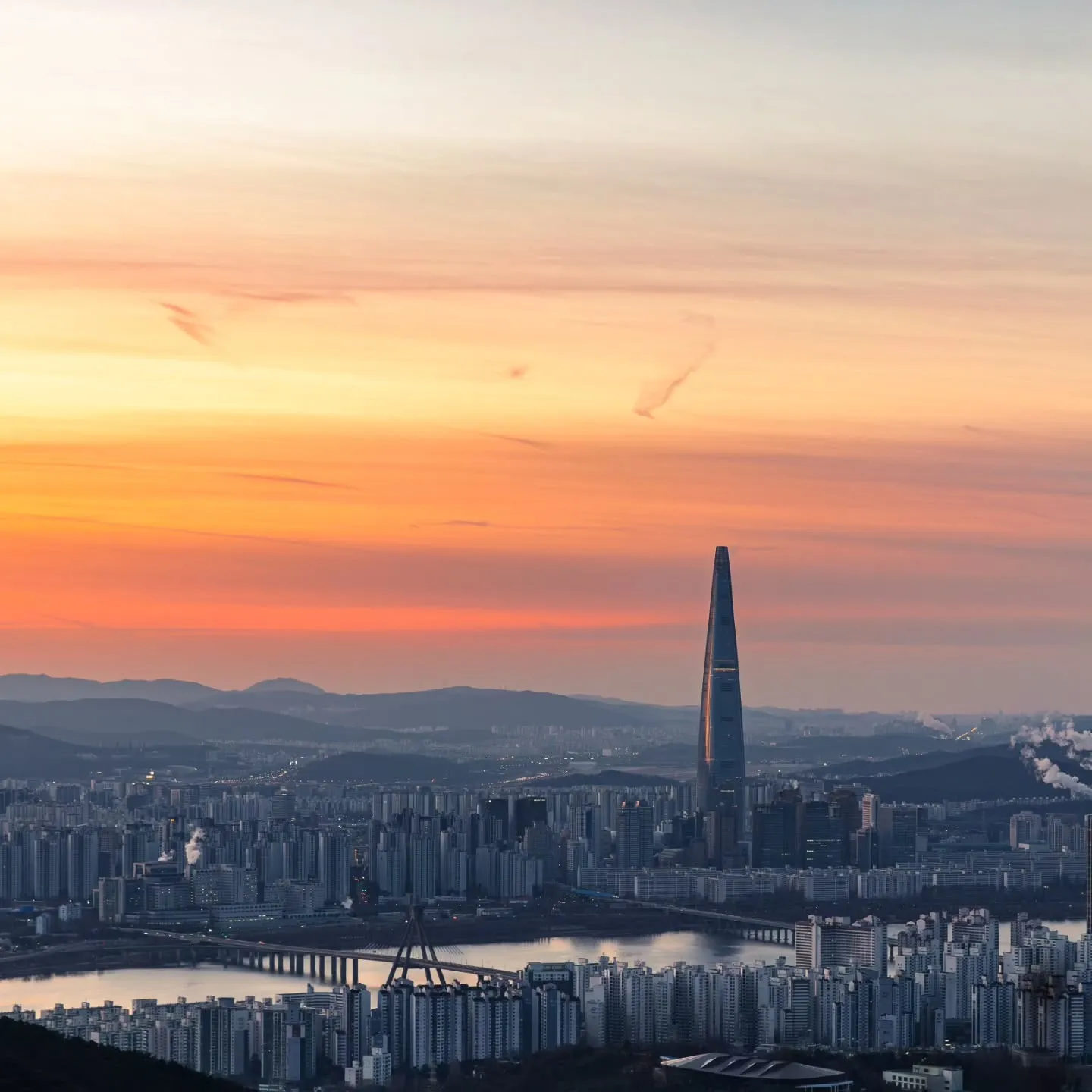Ngắm bình minh như trong phim Hàn, ở một ngọn núi rất ít người nhắc đến giữa Seoul