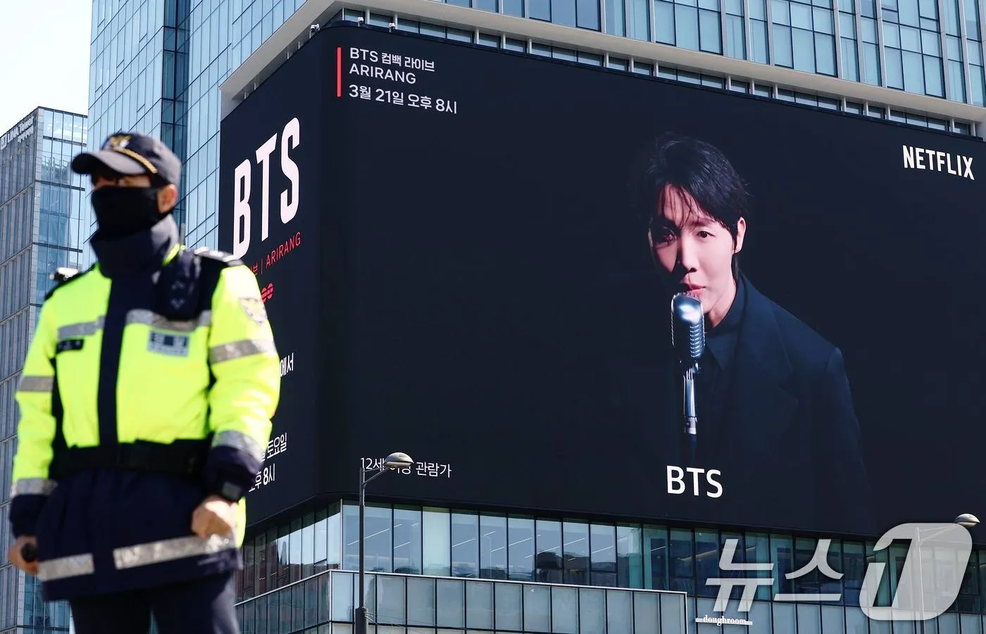 💜 SEOUL TÍM LỊM TRƯỚC THỀM SIÊU CONCERT BTS: 260.000 NGƯỜI SẮP ĐỔ BỘ GWANGHWAMUN! 💜