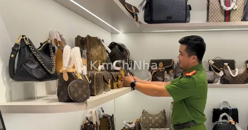 Khu vực chợ Hàn Đà Nẵng: Phát hiện hơn 1.000 sản phẩm hàng hiệu "treo đầu dê bán thịt chó"