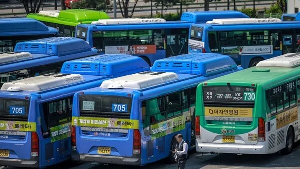 Xe buýt Seoul đình công toàn diện: Cuộc họp 14/1 sẽ định đoạt có chạy lại từ ngày 15/1 hay không”