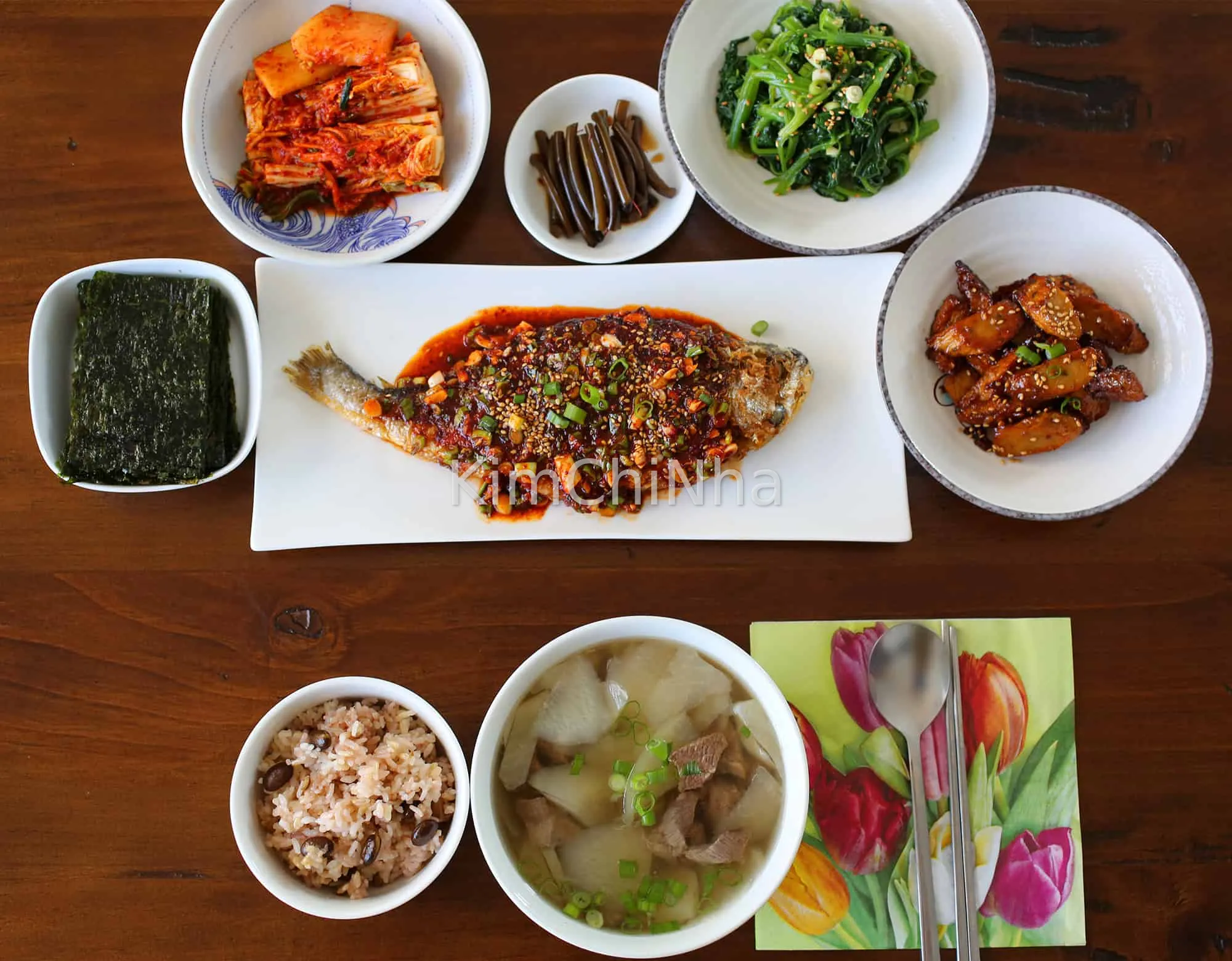 Banchan - món phụ mà chính trong ẩm thực Hàn Quốc
