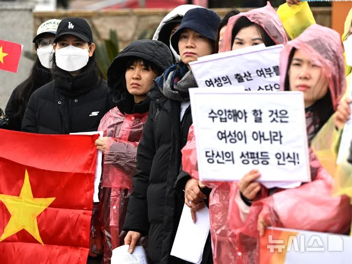 Khảo sát tại Gwangju và Jeonnam: 6 trên 10 người nhập cư cho biết từng bị phân biệt đối xử trong cộng đồng