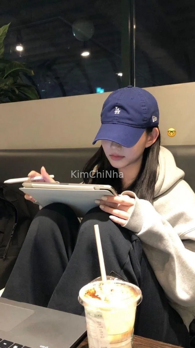 Du học sinh Việt có được phép làm YouTube, TikTok để kiếm tiền ở Hàn không?