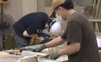 Người trẻ Hàn Quốc bỏ việc văn phòng, chọn lao động chân tay giữa làn sóng AI