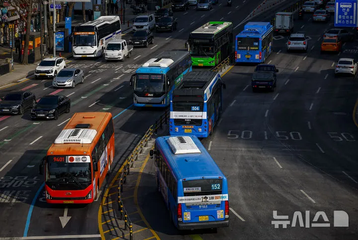 Không đạt thỏa thuận trước 21h, xe buýt Seoul có nguy cơ đình công sang ngày 15/1