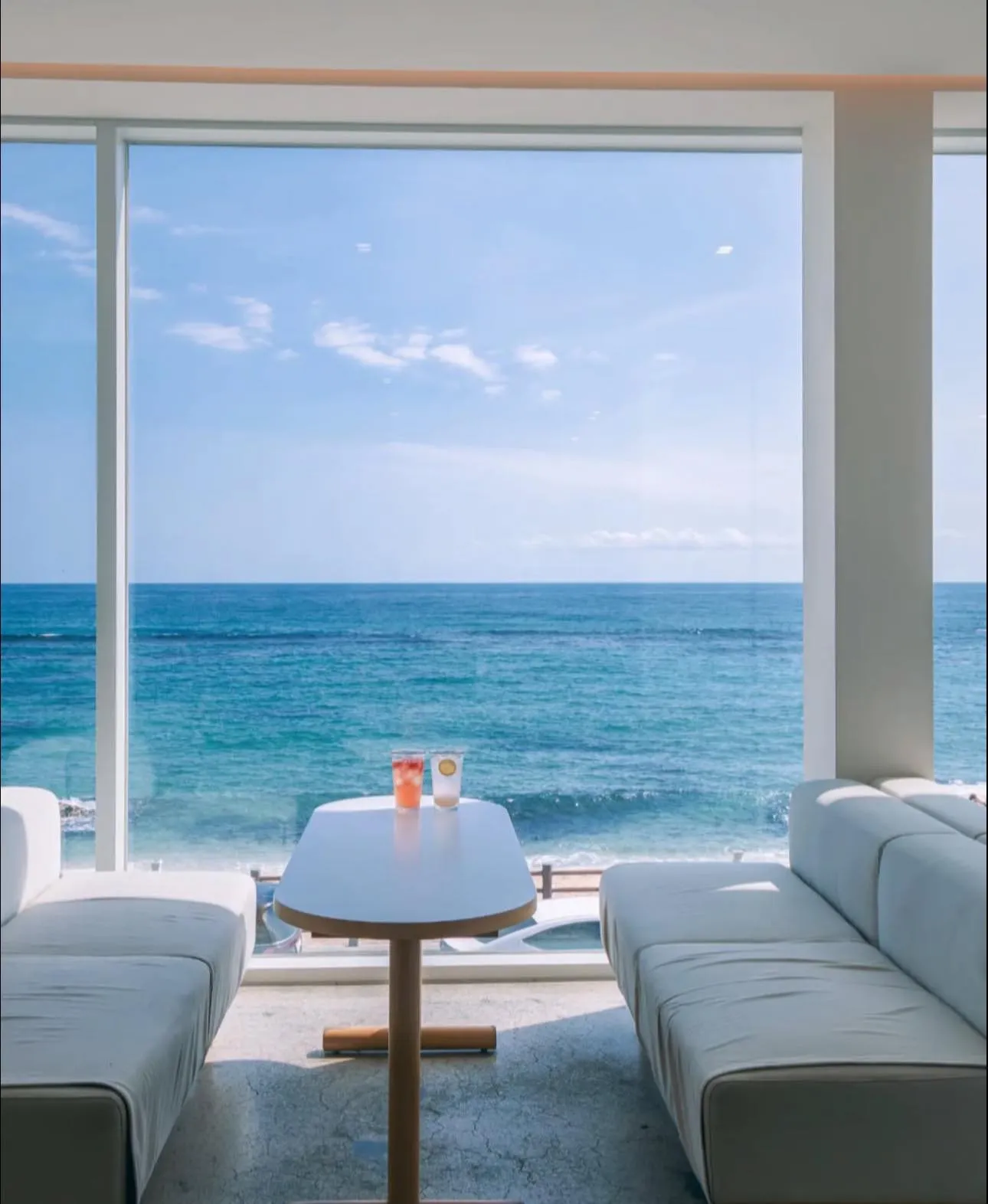Offing House Cafe: Góc nhỏ "healing" với view biển xanh ngắt tại Gangneung 🌊☕