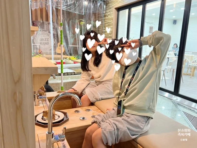 본초쌍화 (Boncho Ssanghwa)  - Trải nghiệm quán cà phê ngâm chân suối nước nóng  giữa lòng Seoul, điểm hẹn hò mùa đông không thể bỏ lỡ