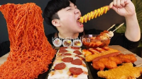 Mukbang Hàn Quốc: Trào lưu hai mặt hay sự tàn phá của việc "ăn thùng uống vại"?