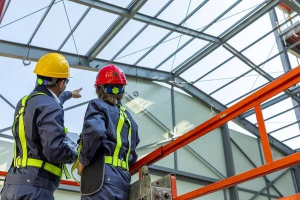 Công trường xây dựng Incheon thiếu thợ lành nghề nghiêm trọng, già hóa lao động và phụ thuộc lao động nước ngoài