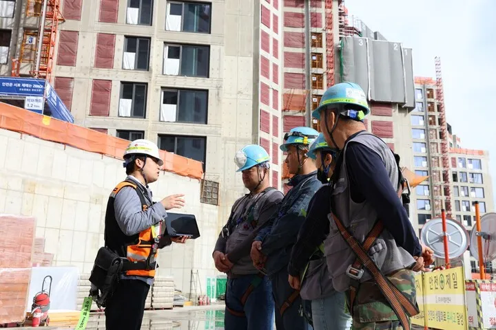 Hàn Quốc đối mặt khủng hoảng thiếu lao động xây dựng: Ngành xây dựng đề xuất cấp visa chuyên biệt cho lao động nước ngoài