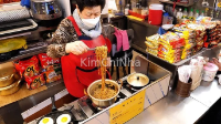Trải Nghiệm Mì Ramyeon Kiểu Bà Ngoại Nấu Tại Chợ Gwangjang, Seoul