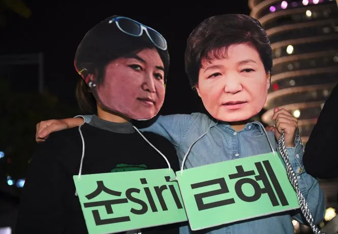 Nhìn lại vụ bê bối Choi Soon-sil: Khi tâm linh xen vào chính trị