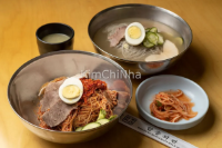 Naengmyeon – Mì lạnh Hàn Quốc và hành trình “giải nhiệt” cho du học sinh Việt