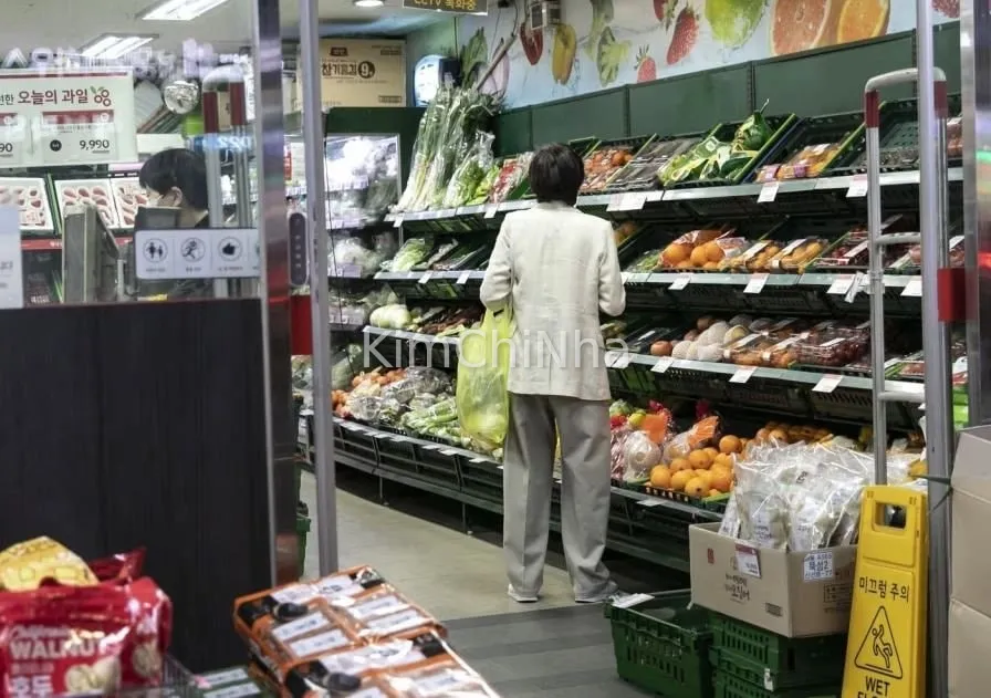 Lạm phát "bữa tối" khiến dân Hàn khóc ròng, phải thắt lưng buộc bụng