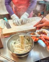 Review quán mì dao cắt Cho Yonsoon tại Gwangjang Market – “Soul food” không thể bỏ lỡ ở Seoul