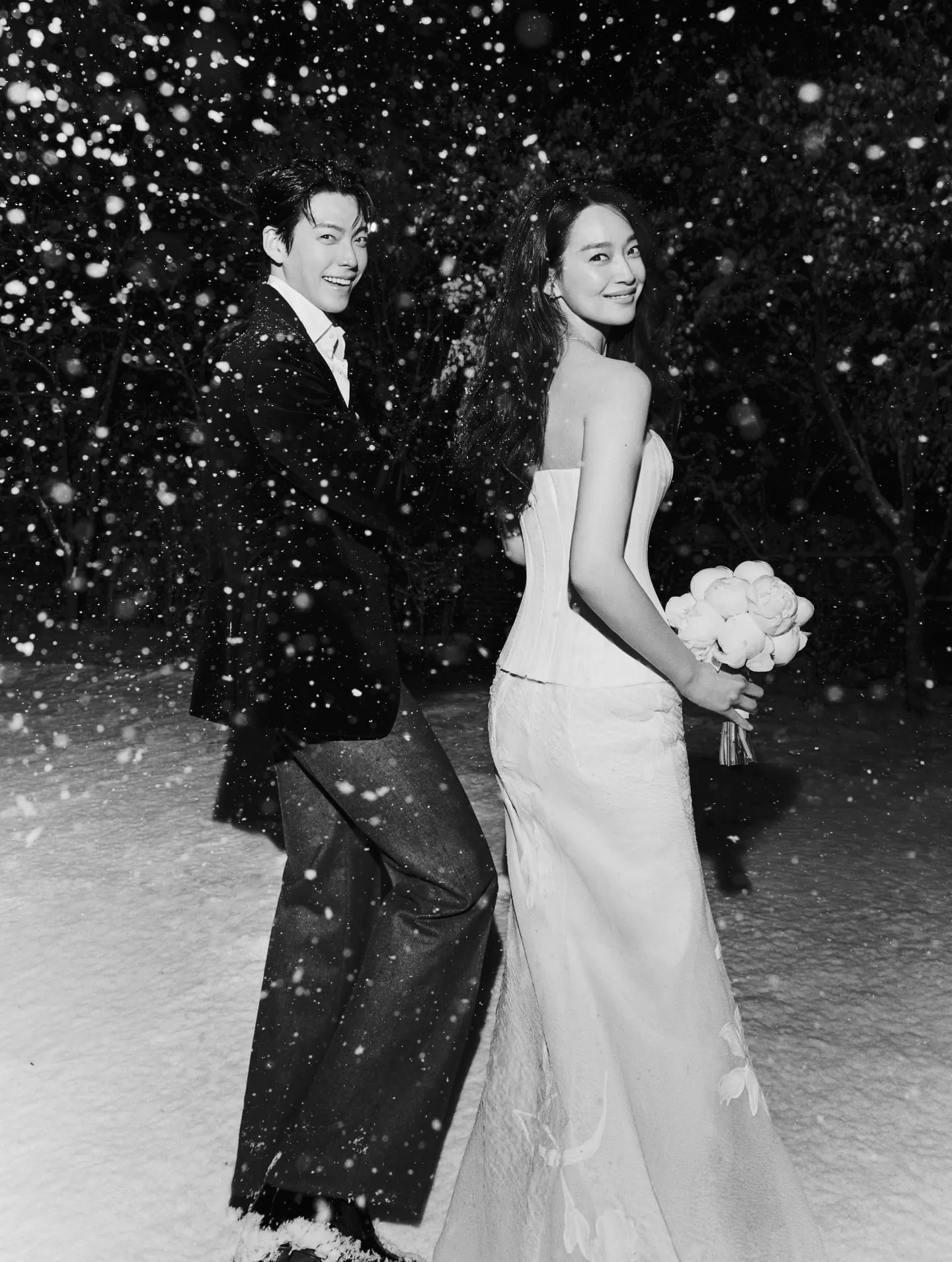 Hé lộ ảnh cưới Kim Woo Bin - Shin Min Ah: Vuýp, quá vuýp