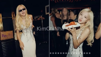 Rosé (BLACKPINK) chia sẻ khoảnh khắc tiệc tùng bên món ăn vặt yêu thích
