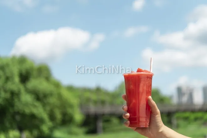 "Giảm cân với dưa hấu" gây sốt trở lại trên mạng: Chuyên gia cảnh báo nguy hiểm tiềm ẩn