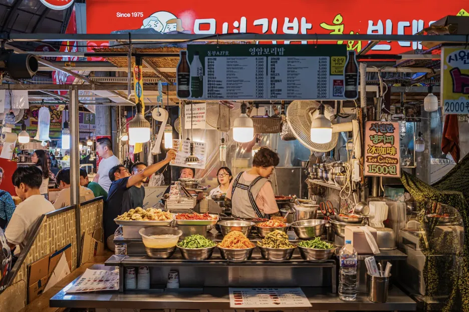 Ở Hàn lâu nhưng dám chắc không phải ai cũng từng ghé những điểm du lịch hot này: Lên kèo tận hưởng không khí chợ hè chuẩn "vibe" du khách!
