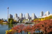 Check-in Mùa Thu Cực Chất Với Background Lâu Đài Lotte World Huyền Ảo Tại Hồ Seokchon