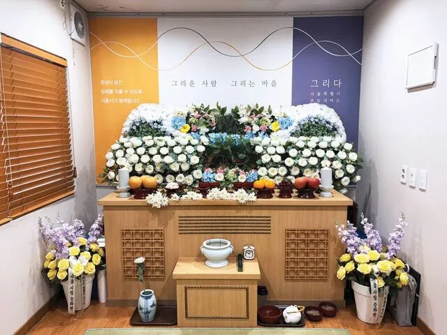 Người nước ngoài vì gánh nặng chi phí mà bị bỏ lại sau cái chết